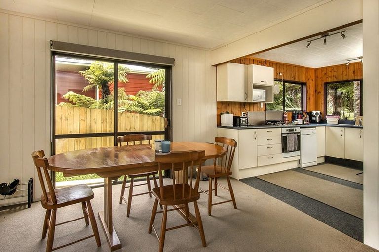 Photo of property in 94a Konini Road, Titirangi, Auckland, 0604