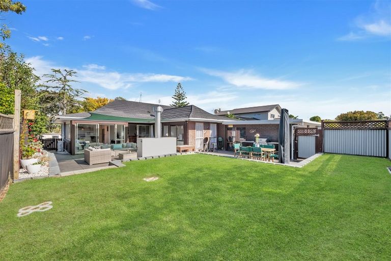 Photo of property in 9 Serrita Avenue, Sunnyhills, Auckland, 2010