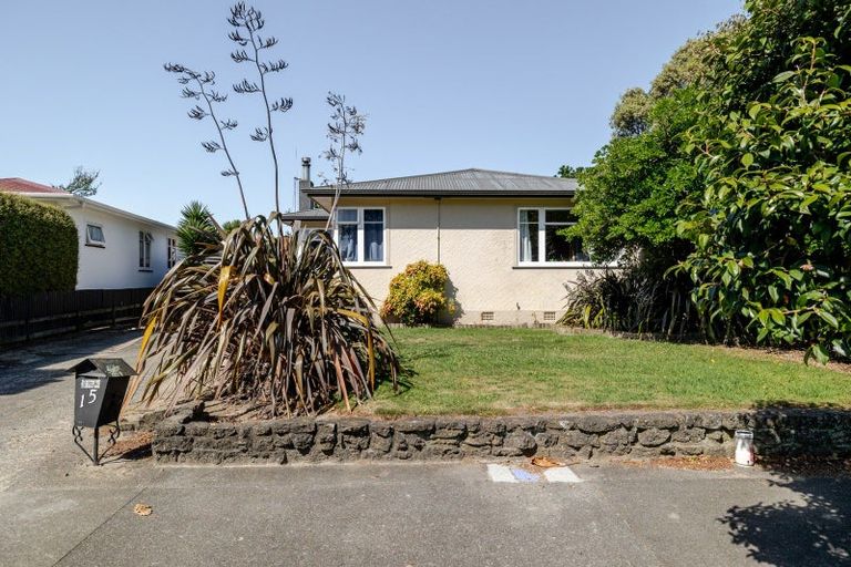 Photo of property in 15 Waterloo Crescent, Hokowhitu, Palmerston North, 4410