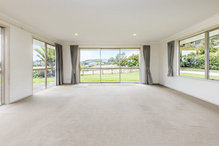 Photo of property in 57 Old Barn Road, Opaheke, Papakura, 2584
