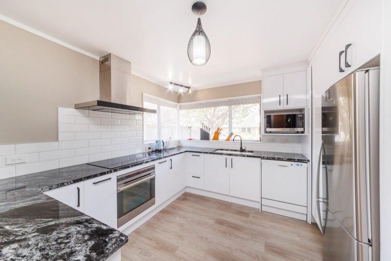 Photo of property in 3a Caroline Crescent, Highbury, Palmerston North, 4412