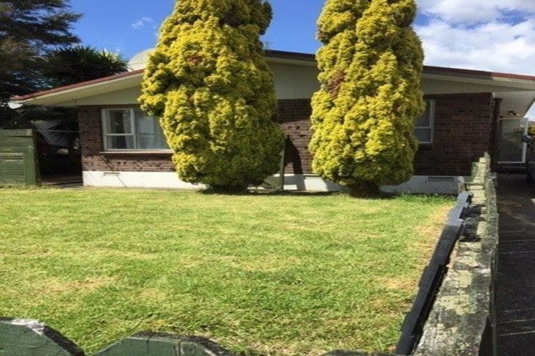 Photo of property in 1/124 Hutchinson Avenue, New Lynn, Auckland, 0600