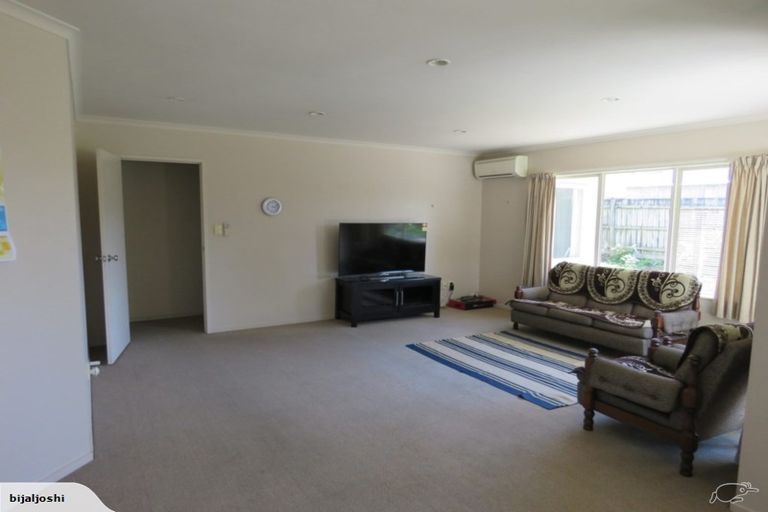 Photo of property in 8a Sandspit Road, Waiuku, 2123