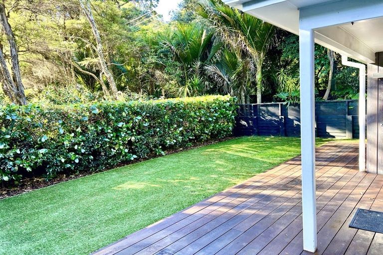 Photo of property in 90 Park Road, Titirangi, Auckland, 0604