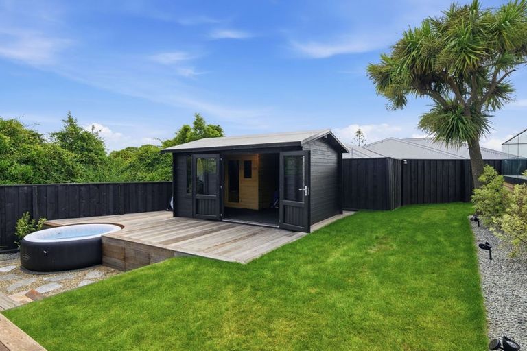 Photo of property in 5b Madeley Road, Mount Pleasant, Christchurch, 8081