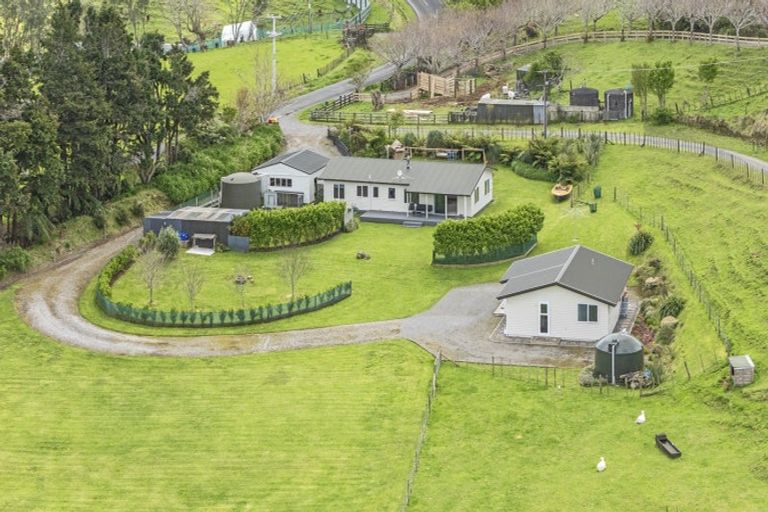 Photo of property in 489a Barrett Road, Omata, New Plymouth, 4374