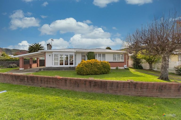 Photo of property in 15 Ruru Crescent, Heretaunga, Upper Hutt, 5018