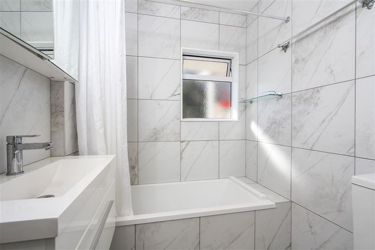 Photo of property in 1/17a Anzac Street, Takapuna, Auckland, 0622