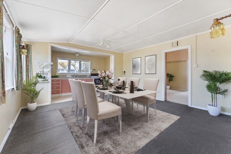 Photo of property in 85 Brooklands Road, Brooklands, New Plymouth, 4310