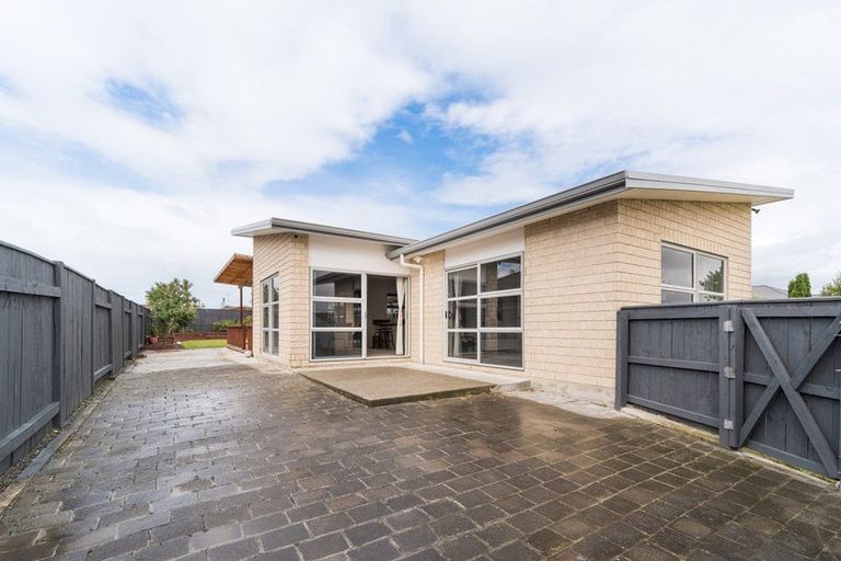 Photo of property in 58 Branigan Parade, Kelvin Grove, Palmerston North, 4414