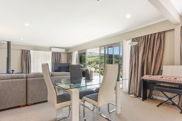 Photo of property in 14 Seaview Crescent, Picton, 7220