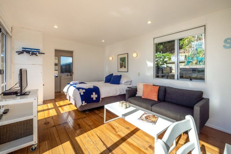 Photo of property in 2/28 Beach Parade, Oneroa, Waiheke Island, 1081