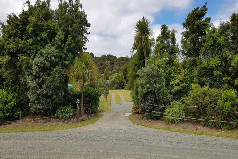 Photo of property in 973 Millbrook Road, Waipu, 0582