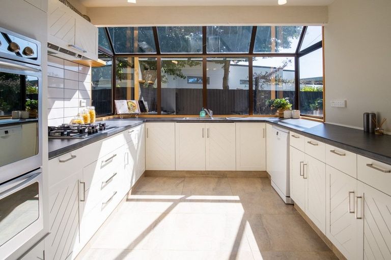 Photo of property in 105 Gardiners Road, Harewood, Christchurch, 8051