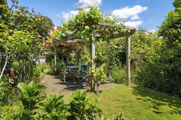 Photo of property in 39b Aquarius Drive, Kawaha Point, Rotorua, 3010