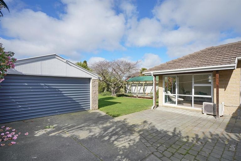Photo of property in 18 Longmuir Street, Ilam, Christchurch, 8041