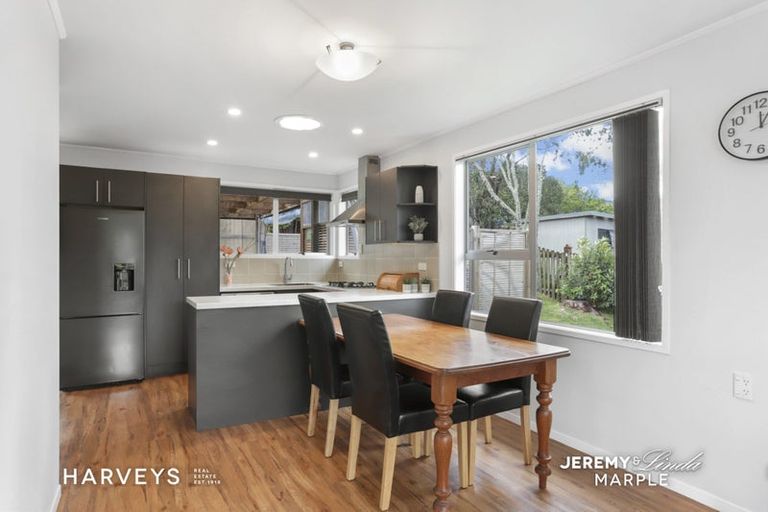 Photo of property in 12 Pimento Place, New Lynn, Auckland, 0600
