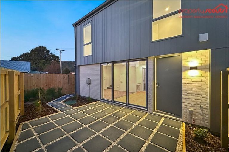 Photo of property in 10/16 Sladden Street, Naenae, Lower Hutt, 5011