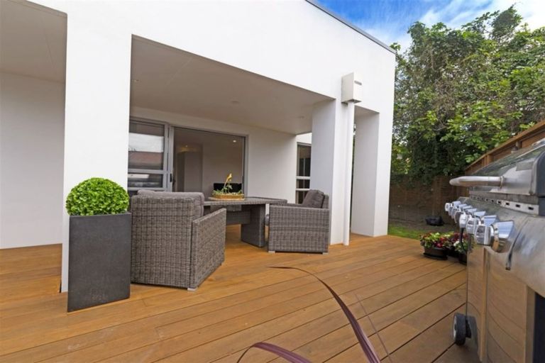 Photo of property in 108b Mcleod Road, Te Atatu South, Auckland, 0610