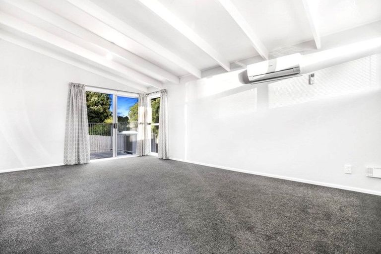 Photo of property in 5 Rondorlyn Place, Manurewa, Auckland, 2102