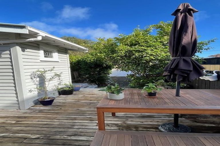 Photo of property in 22 St Michaels Avenue, Point Chevalier, Auckland, 1022