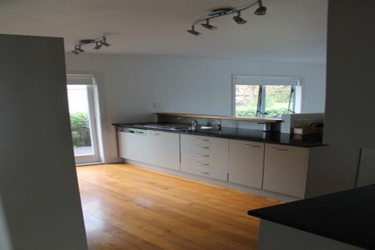 Photo of property in 92 Shakespeare Road, Milford, Auckland, 0620