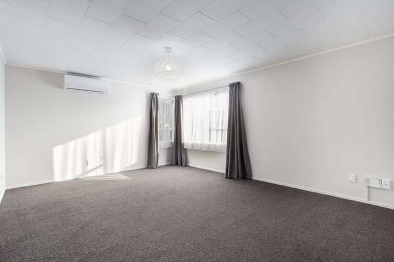 Photo of property in 42a Parakai Avenue, Parakai, 0830