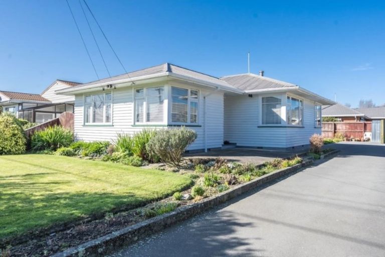 Photo of property in 15 Gainsborough Street, Hoon Hay, Christchurch, 8025