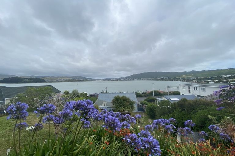 Photo of property in 7 Onepoto Road, Titahi Bay, Porirua, 5022
