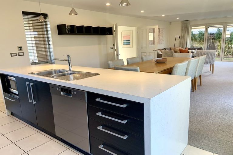 Photo of property in 11a Tainui Street, Somerfield, Christchurch, 8024