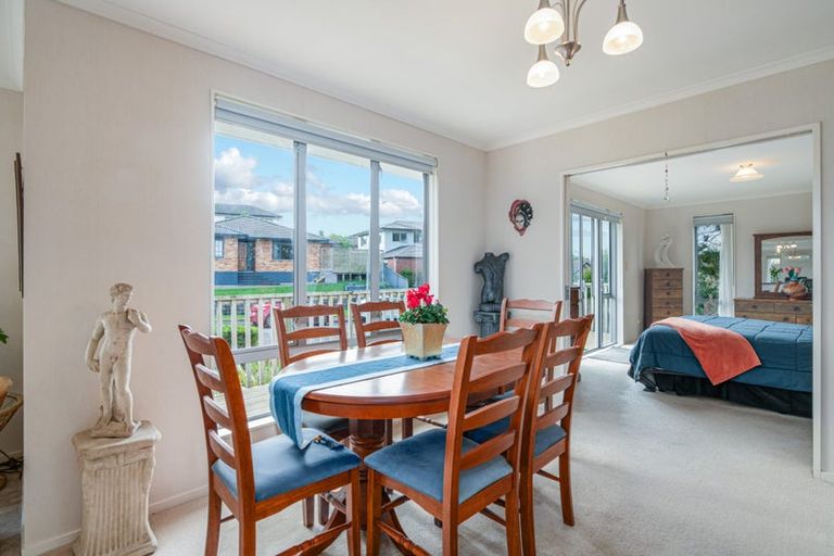 Photo of property in 37 Bradnor Meadows Drive, Swanson, Auckland, 0612