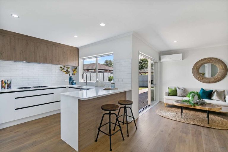 Photo of property in 66 Magic Way, Randwick Park, Auckland, 2105