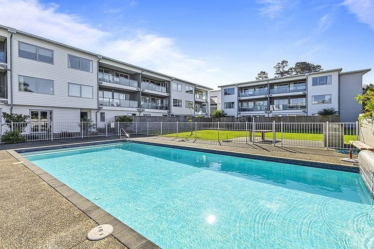 Photo of property in Bay Palms Apartments, 11/30e Bute Road, Browns Bay, Auckland, 0630