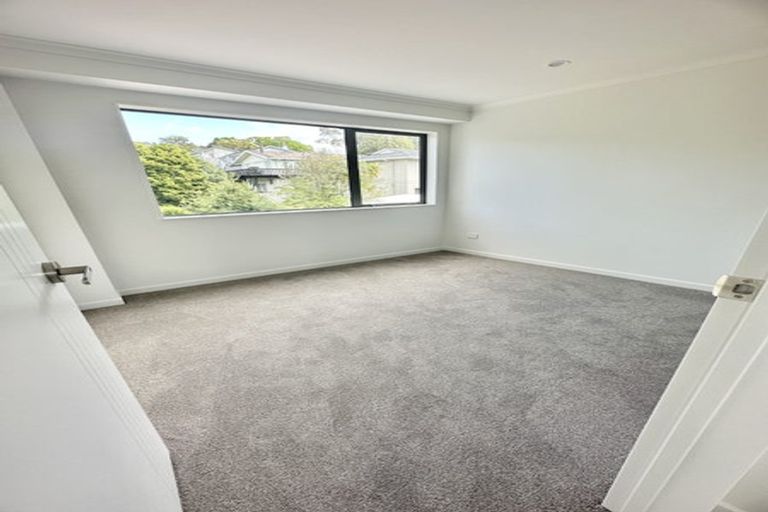 Photo of property in 4/11 Celeste Place, Totara Vale, Auckland, 0627