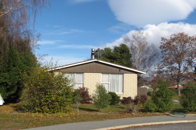 Photo of property in 1 Coleraine Street, Cromwell, 9310