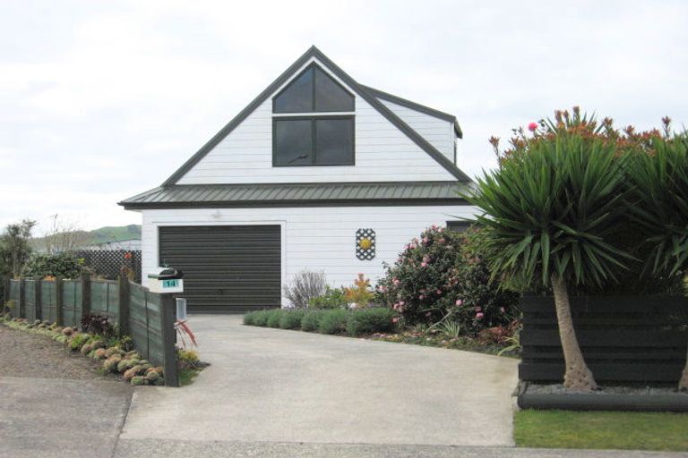 Photo of property in 14 Impala Place, Whitianga, 3510