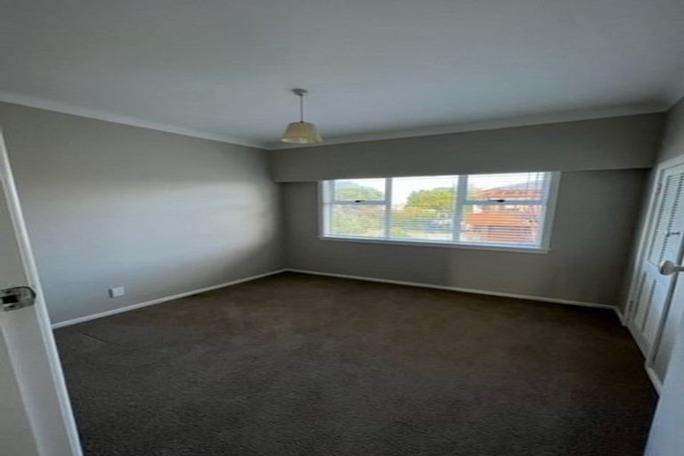 Photo of property in 1/4 Midway Avenue, Castor Bay, Auckland, 0620