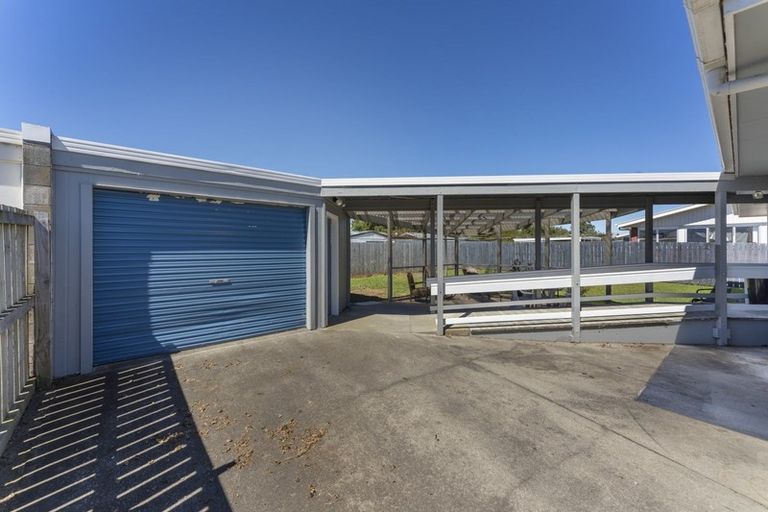 Photo of property in 42 Robinson Crescent, Westbrook, Palmerston North, 4412