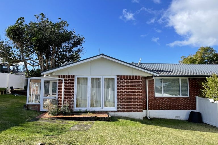 Photo of property in 3/15 East Coast Road, Milford, Auckland, 0620