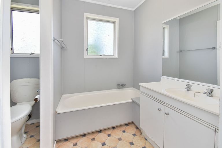 Photo of property in 36 Sunnypark Avenue, Rosehill, Papakura, 2113