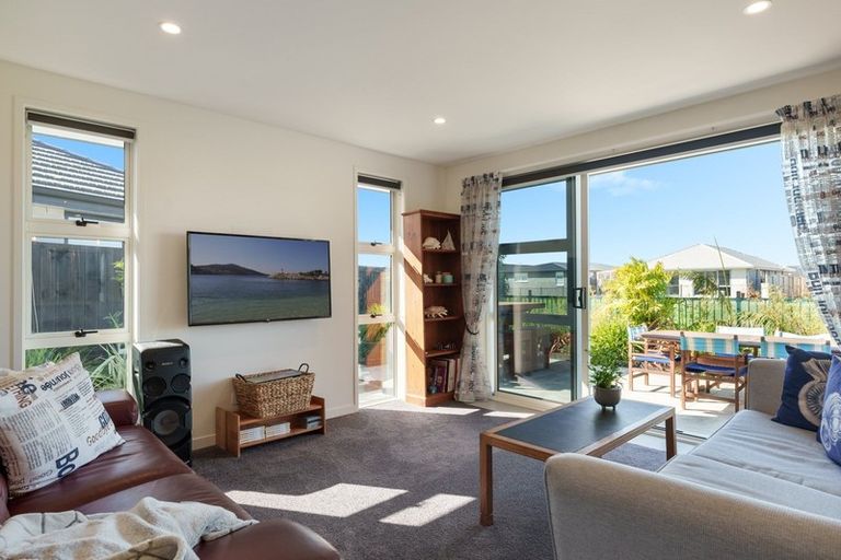 Photo of property in 77 Te Kio Crescent, Papamoa Beach, Papamoa, 3118