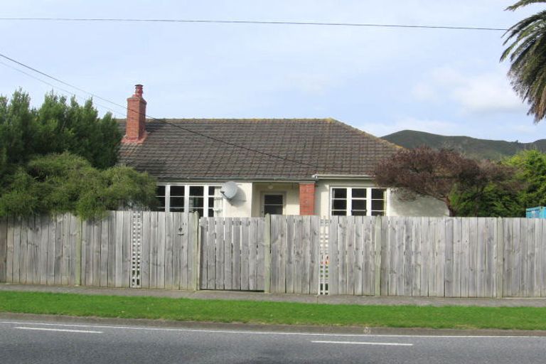 Photo of property in 111 Cambridge Terrace, Fairfield, Lower Hutt, 5011