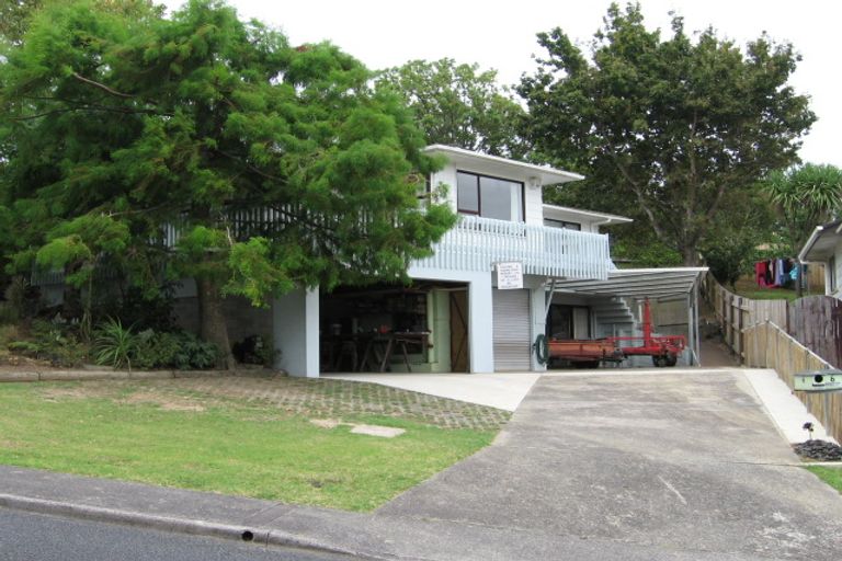 Photo of property in 6 Contessa Drive, Glenfield, Auckland, 0629
