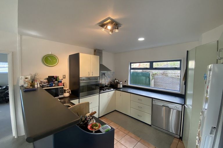 Photo of property in 1/19 Lowtherhurst Road, Massey, Auckland, 0614