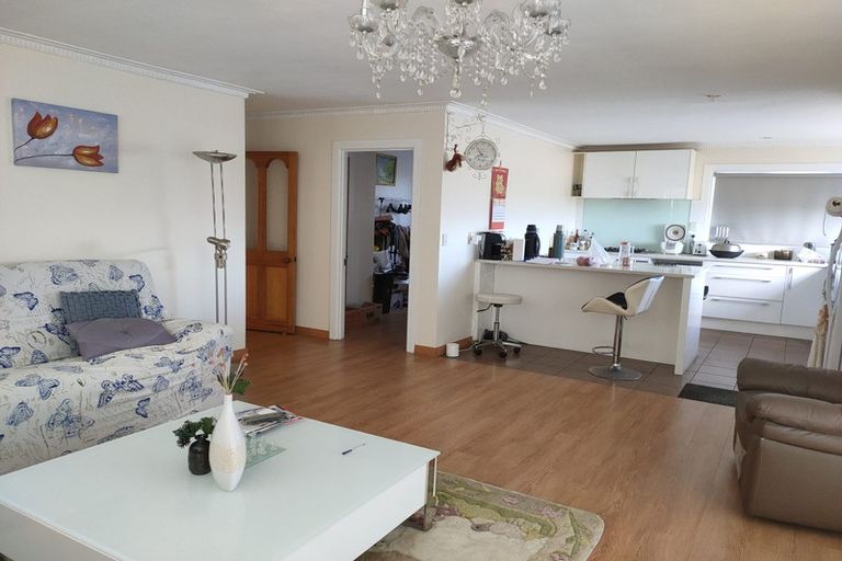 Photo of property in 64 Bleakhouse Road, Bucklands Beach, Auckland, 2014