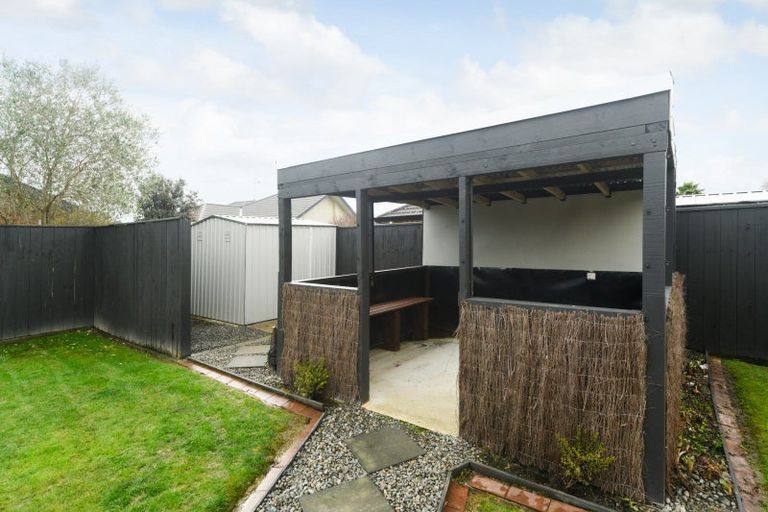Photo of property in 6 Nevada Way, Kelvin Grove, Palmerston North, 4414