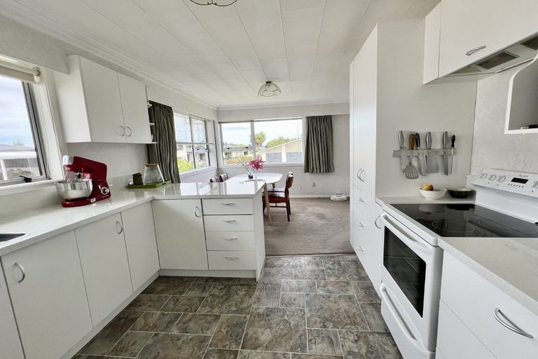 Photo of property in 32 Kildare Drive, Waikiwi, Invercargill, 9810