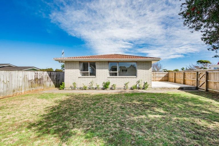Photo of property in 62a Mazengarb Road, Paraparaumu Beach, Paraparaumu, 5032