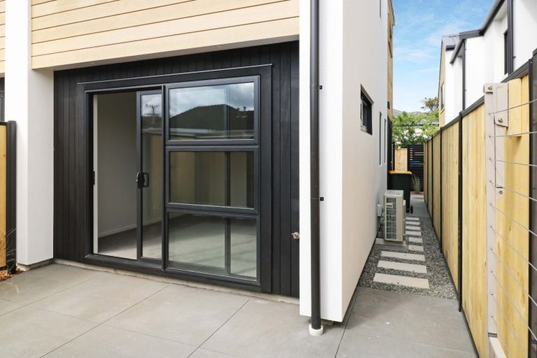 Photo of property in 9/489 Riverside Drive, Fairfield, Lower Hutt, 5011