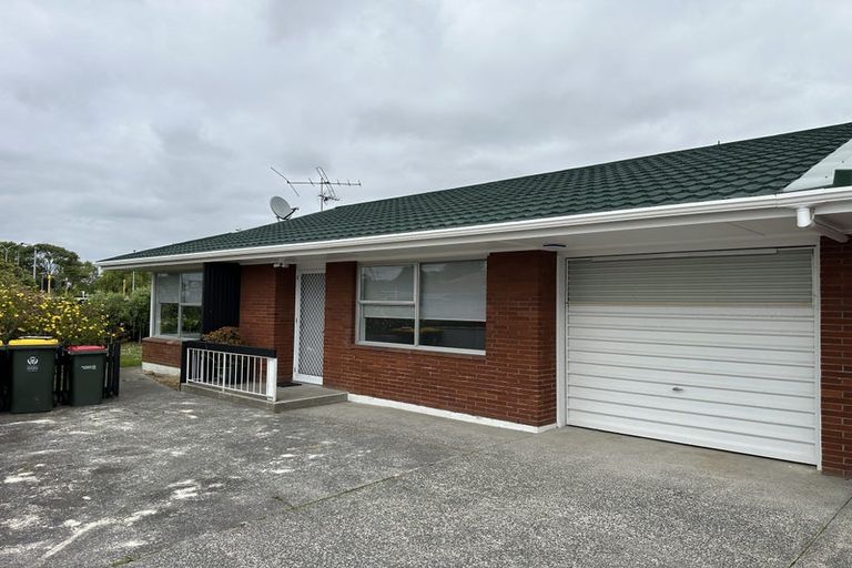 Photo of property in 2/11 Dowling Place, Pakuranga, Auckland, 2010